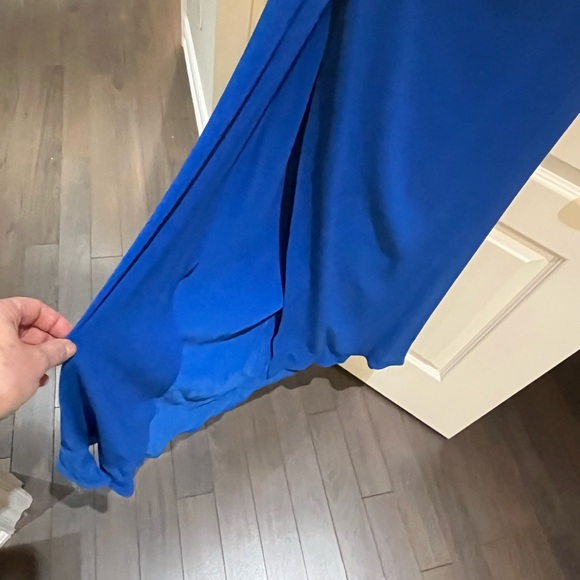 Halston Heritage evening gown, size 10. Worn once! - Picture 4 of 6